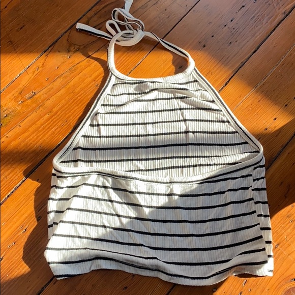 Halter crop top - Picture 2 of 3
